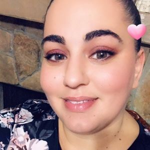 Meet your Posher, Lucy